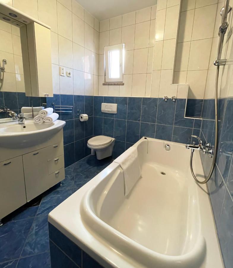Apartments Stina Seget Vranjica Eksteriør bilde