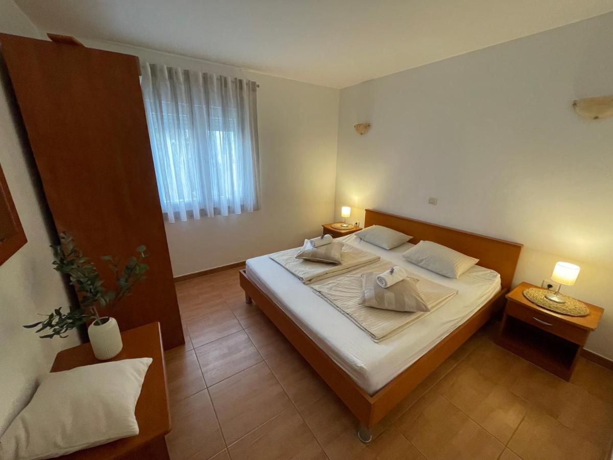 Apartments Stina Seget Vranjica Eksteriør bilde